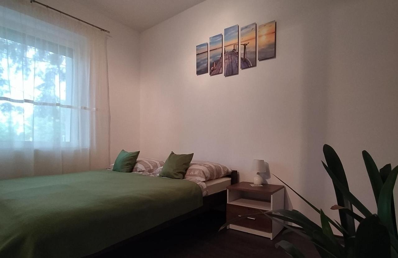 Elizabeth Vendeghaz Balatonfuzfon A Strandnal Ngoại thất bức ảnh